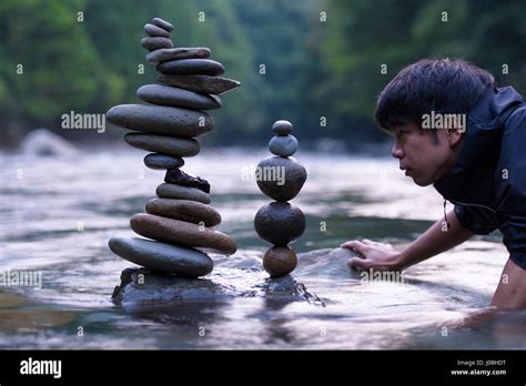 kokei mikuni|Rock Balancing, the Art that Defies Gravity